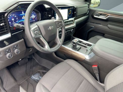 Certified 2023 Chevrolet Silverado 1500 RST w/ Redline Edition image 4