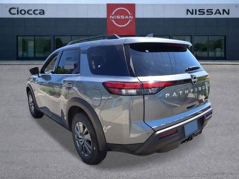 New 2025 Nissan Pathfinder SV w/ SV Premium Package image 2