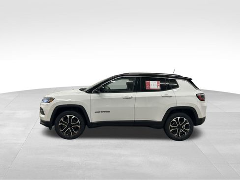 Certified 2022 Jeep Compass Limited image 3