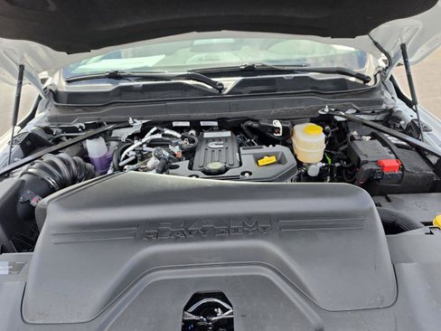 New 2026 RAM 2500 Laramie AWD/4WD image 36