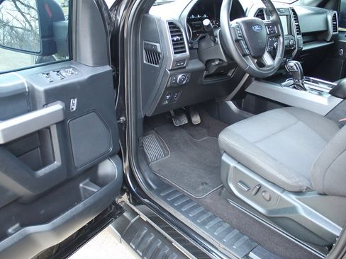 Used 2020 Ford F150 XLT w/ Equipment Group 302A Luxury image 17