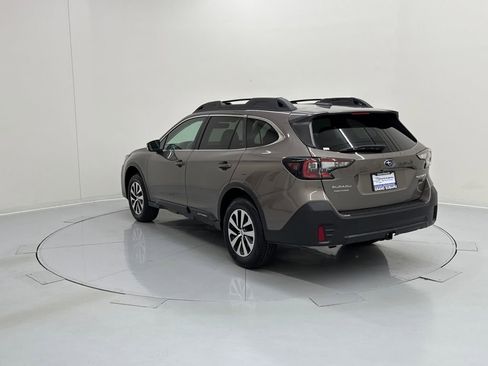 Certified 2022 Subaru Outback Premium image 4