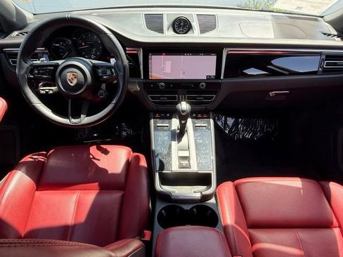 Used 2024 Porsche Macan AWD/4WD image 13