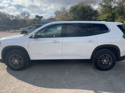 Certified 2025 GMC Acadia Elevation image 5