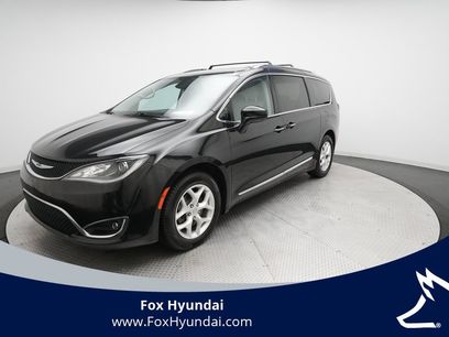 Used 2018 Chrysler Pacifica Touring-L w/ Tire & Wheel Group