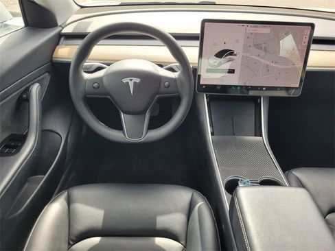 Used 2020 Tesla Model 3 Standard Range image 13
