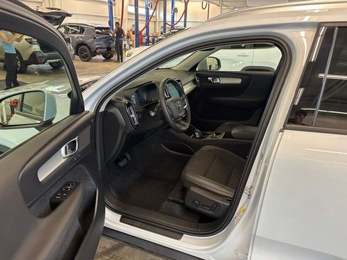 Used 2020 Volvo XC40 T5 Momentum w/ Protection Package AWD/4WD image 18