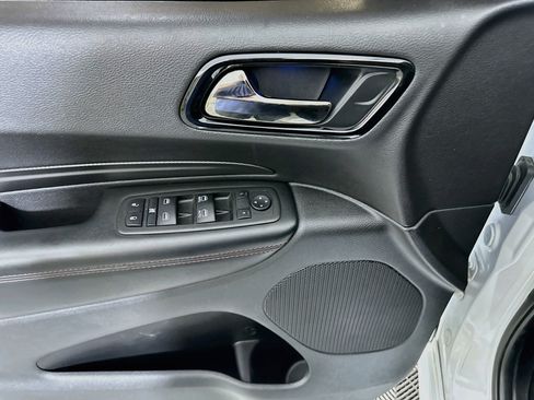 Used 2025 Dodge Durango GT RWD image 15