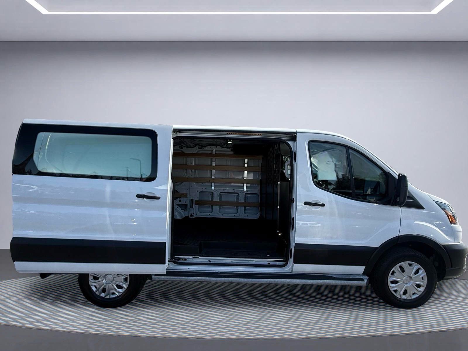 Used 2025 Ford Transit 250 Low Roof w/ Exterior Upgrade Package RWD image 7