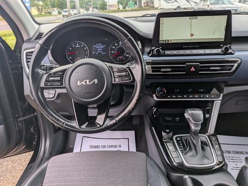 Used 2022 Kia Seltos S AWD/4WD image 38