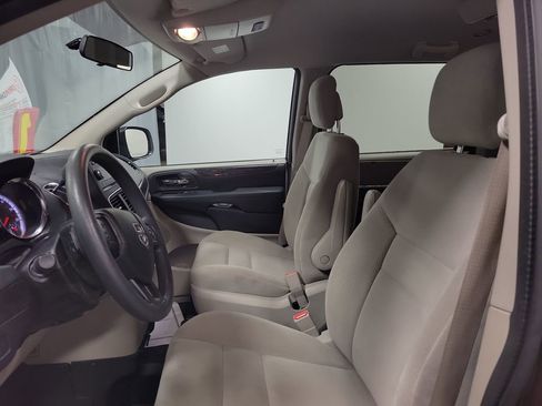 Used 2016 Dodge Grand Caravan SE w/ Quick Order Package 29E SE image 13