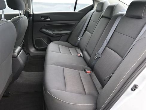 Used 2022 Nissan Altima 2.5 SV FWD image 25