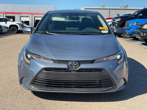 Used 2024 Toyota Corolla LE image 3