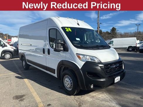 Used 2025 RAM ProMaster 2500 w/ Convenience Group FWD image 1