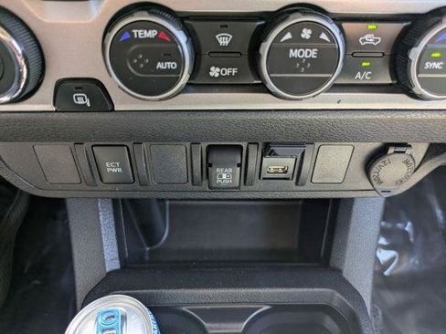 Certified 2023 Toyota Tacoma SR5 AWD/4WD image 32