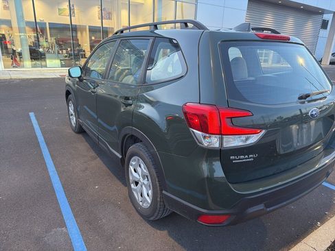 Used 2023 Subaru Forester Base image 5