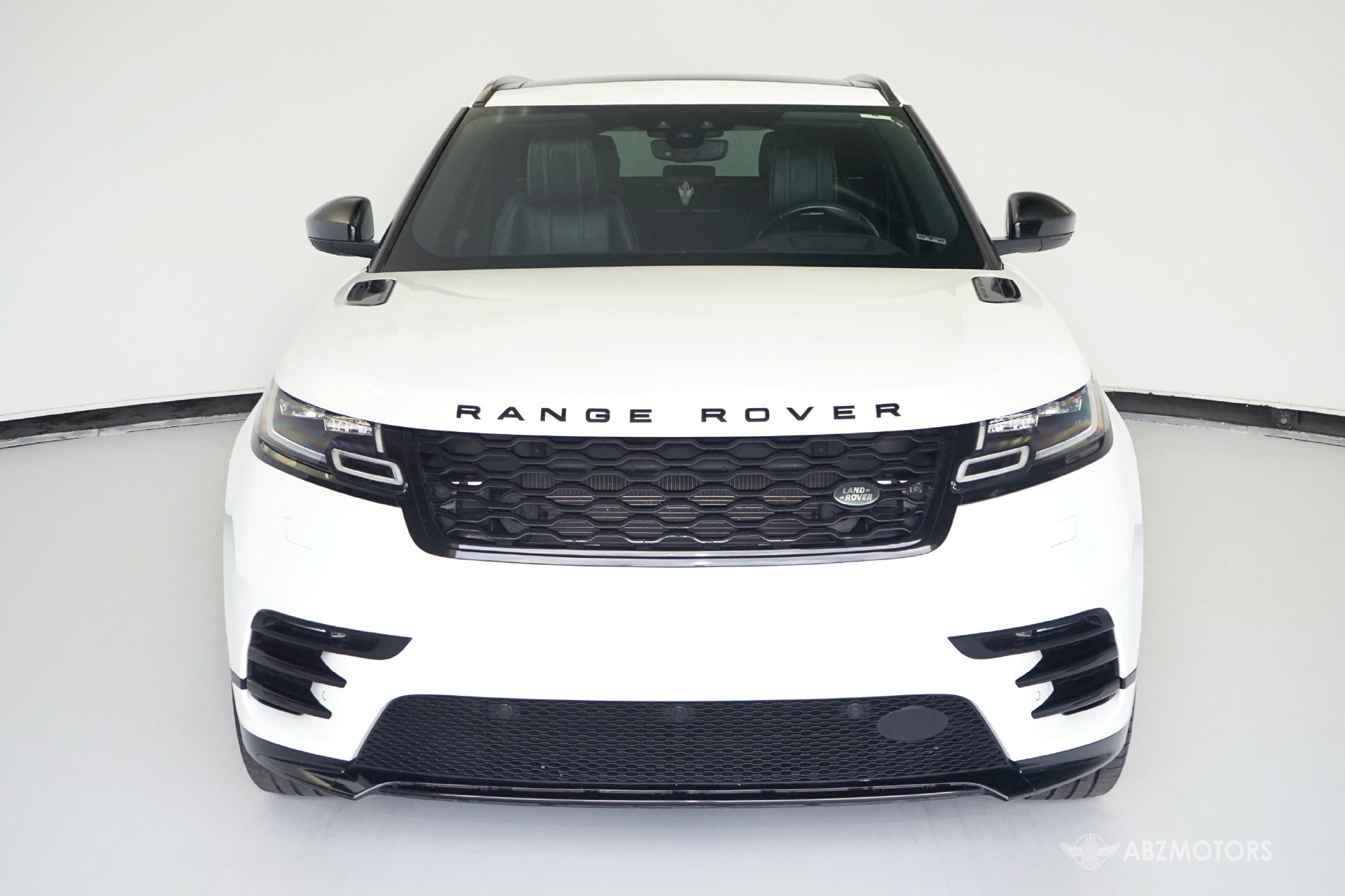 Used 2018 Land Rover Range Rover Velar AWD/4WD image 3