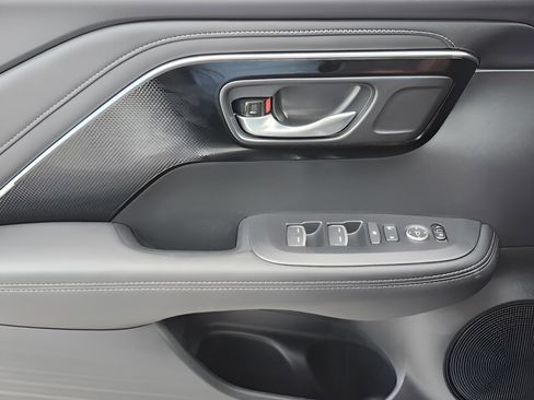 Used 2025 Acura ADX FWD image 42