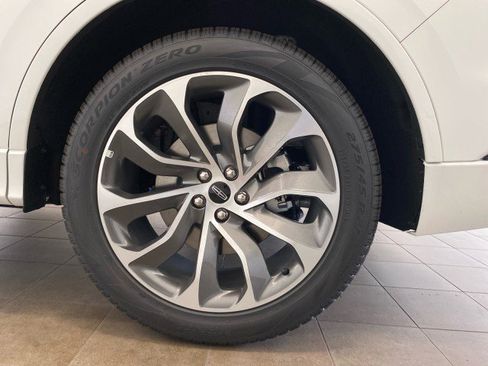 New 2025 Lincoln Aviator AWD w/ Jet Appearance Package image 23