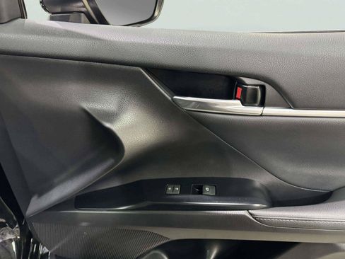 Used 2020 Toyota Camry XSE FWD image 37