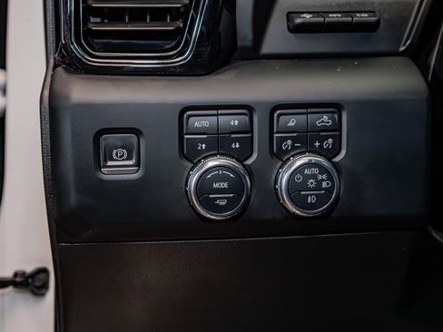 Used 2023 GMC Sierra 1500 AT4 w/ Technology Package image 20