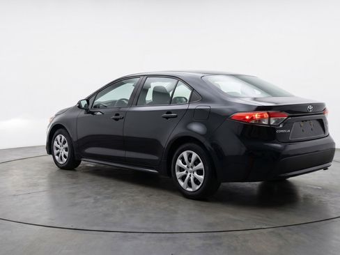 Used 2025 Toyota Corolla LE FWD image 5