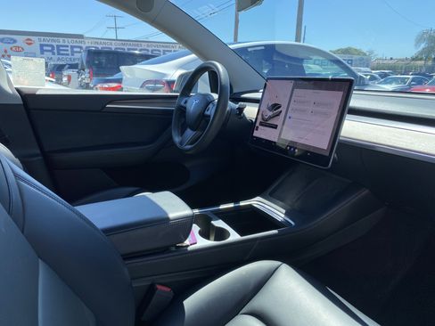 Used 2023 Tesla Model Y Long Range image 27