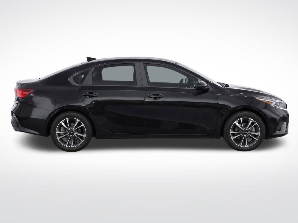 Used 2023 Kia Forte LXS w/ LXS Technology Package FWD image 8