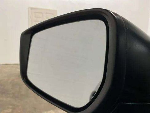 Used 2021 Nissan Versa S image 87