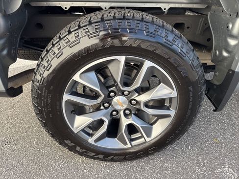 Used 2025 Chevrolet Silverado 1500 LT w/ All Star Edition Plus image 9