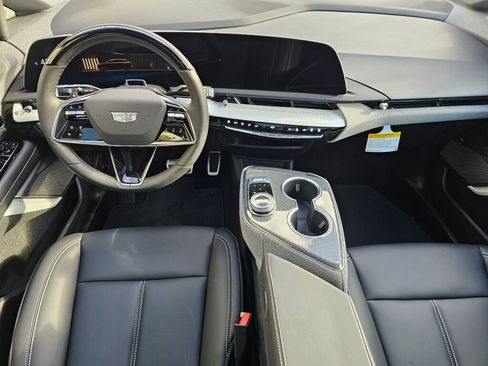 New 2026 Cadillac Optiq Luxury 1 image 22