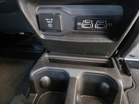 Used 2023 Jeep Grand Cherokee L Laredo image 29