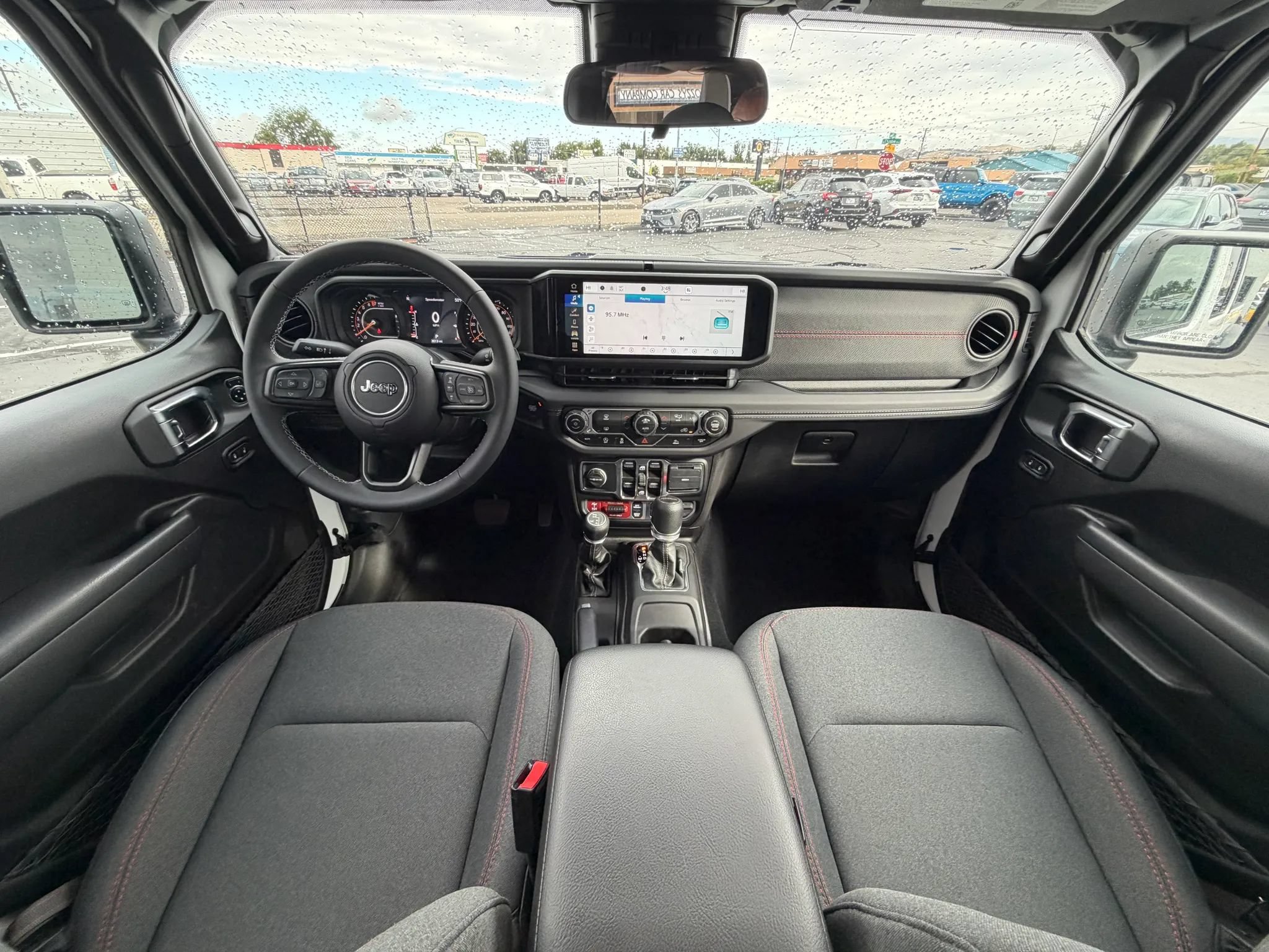 Used 2025 Jeep Gladiator Rubicon AWD/4WD image 21