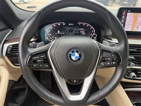 Used 2023 BMW 530e image 12