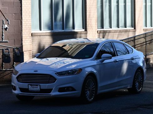 Used 2015 Ford Fusion Titanium image 3