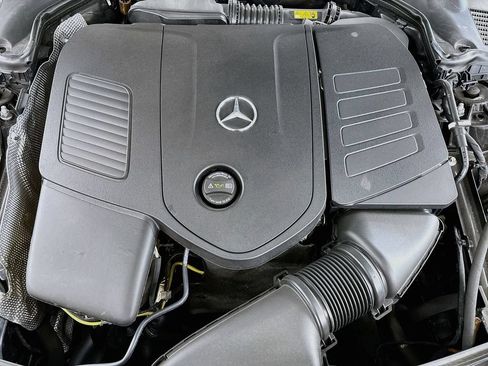 Used 2025 Mercedes-Benz C 300 Sedan image 24