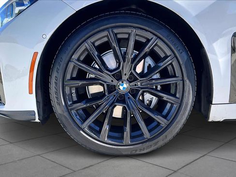 Used 2022 BMW 740i w/ M Sport Package image 10