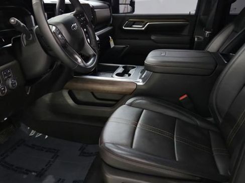Used 2025 Chevrolet Silverado 2500 High Country w/ Midnight Edition image 13