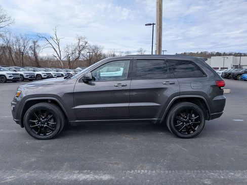 Used 2020 Jeep Grand Cherokee Altitude image 7