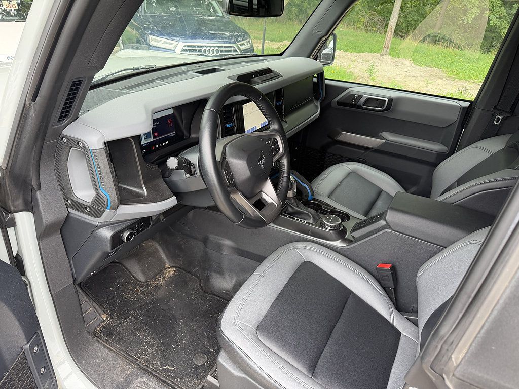 Used 2023 Ford Bronco Black Diamond AWD/4WD image 5