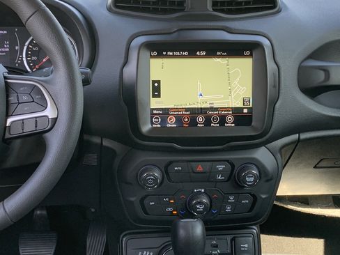 Certified 2023 Jeep Renegade Latitude AWD/4WD image 31