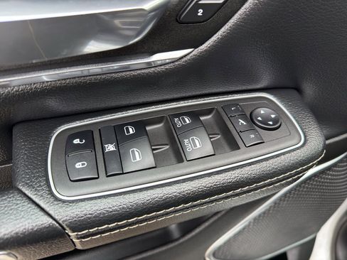 Used 2022 RAM 1500 Laramie image 12