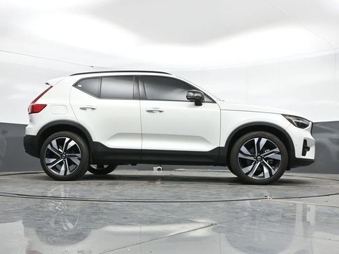 Used 2023 Volvo XC40 B5 Ultimate w/ Protection Package Premier AWD/4WD image 43