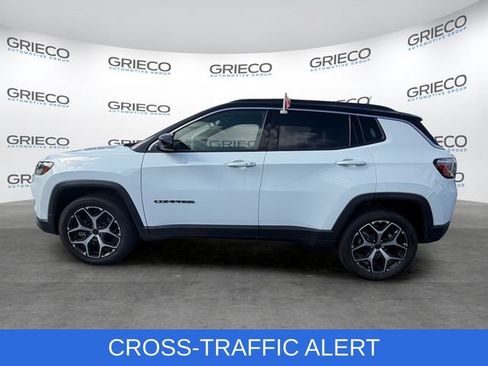 Used 2025 Jeep Compass Limited AWD/4WD image 4