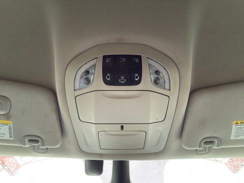 Used 2021 Chrysler Pacifica Touring-L image 26