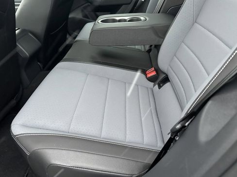 Certified 2025 Volkswagen Jetta SE image 25