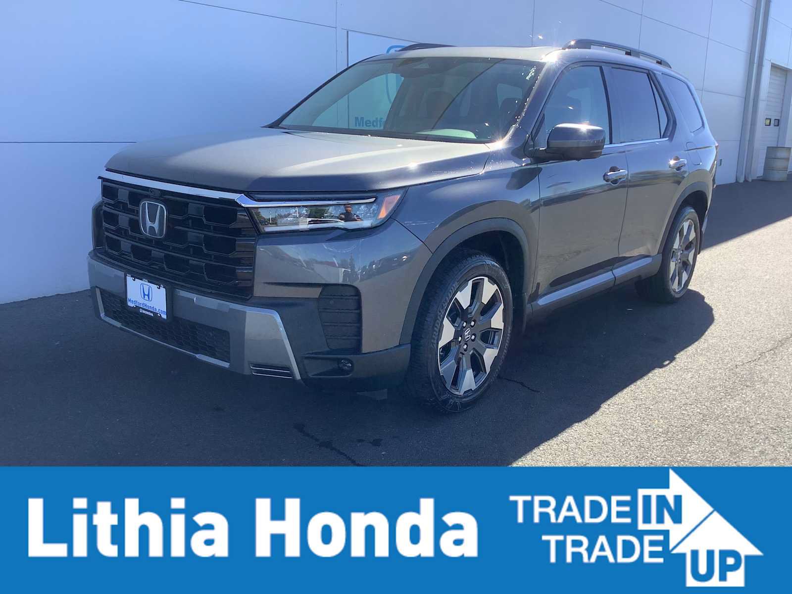 New 2026 Honda Pilot Touring image 1