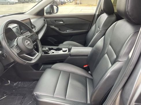 Used 2023 Nissan Rogue SV w/ SV Premium B Package image 11