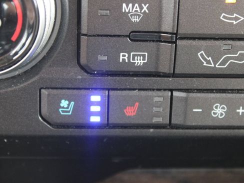 Used 2019 Ford F150 Lariat w/ Equipment Group 502A Luxury AWD/4WD image 35