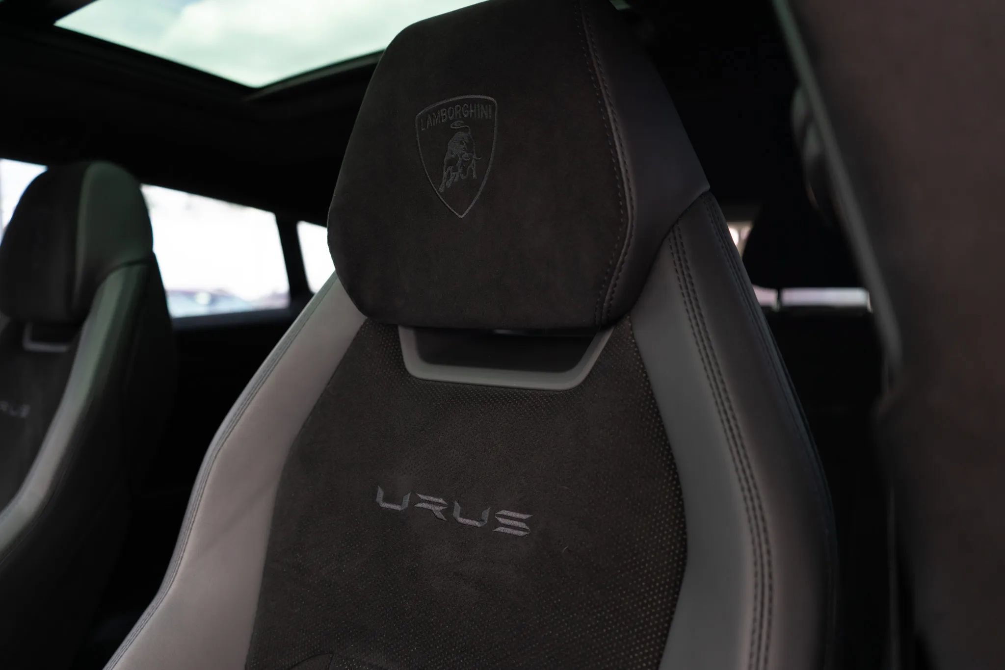 Used 2024 Lamborghini Urus Performante AWD/4WD image 16